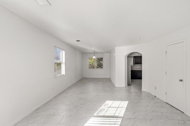 527 Saddle Blanket Trail SW, Albuquerque, NM 87121