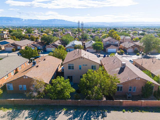 527 Saddle Blanket Trail SW, Albuquerque, NM 87121