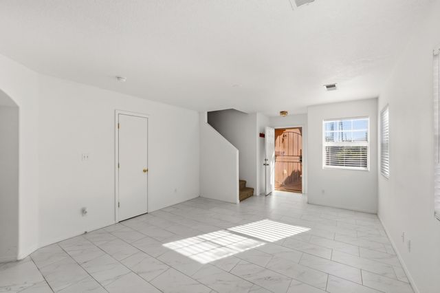 527 Saddle Blanket Trail SW, Albuquerque, NM 87121