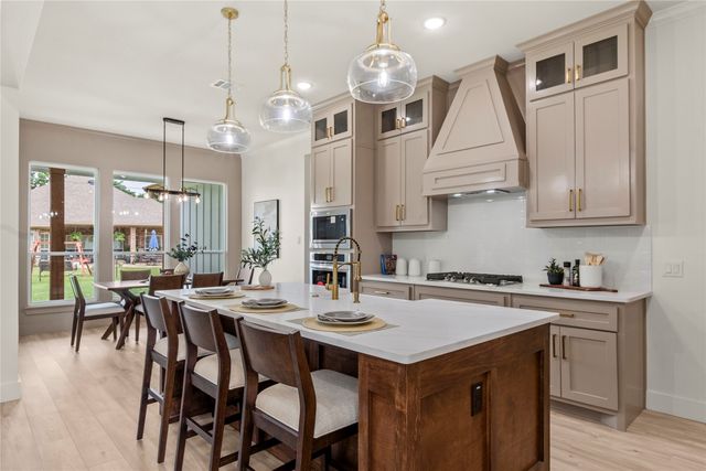 114 Springwood Road, Enchanted Oaks, TX 75156