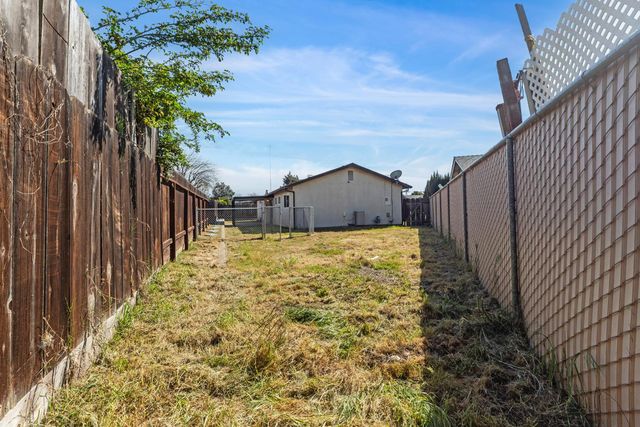 533 Linda Ct, Oakdale, CA 95361