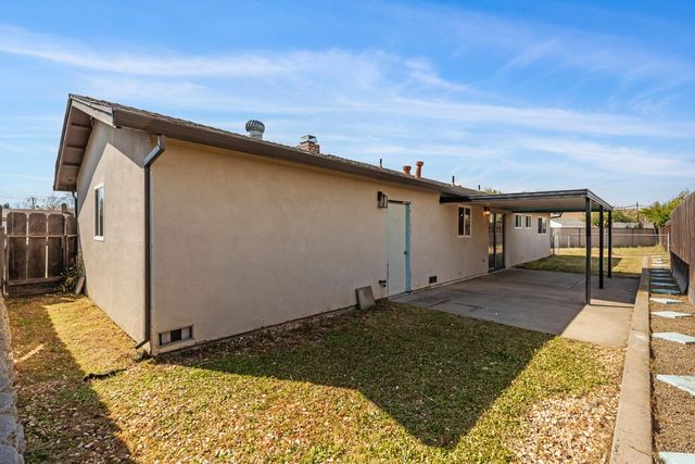 533 Linda Ct, Oakdale, CA 95361