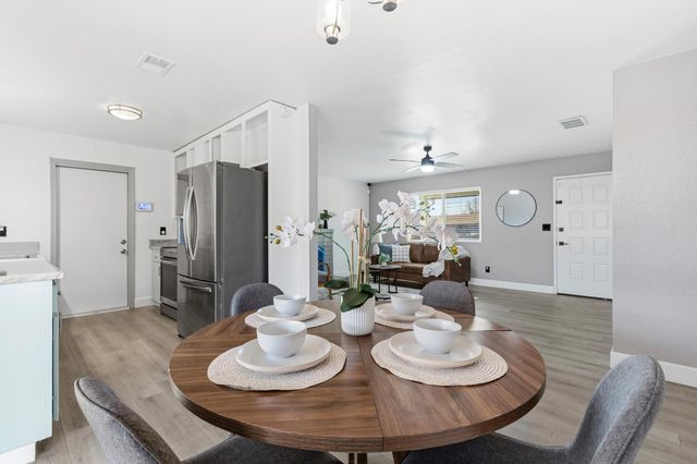 533 Linda Ct, Oakdale, CA 95361