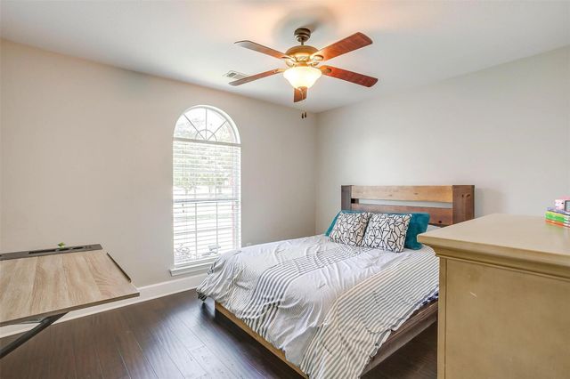 101 Springfield Lane, Red Oak, TX 75165