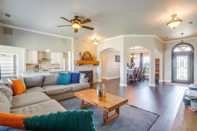 101 Springfield Lane, Red Oak, TX 75165