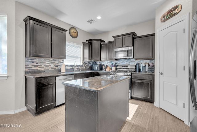 6552 GEYSER Drive, El Paso, TX 79932