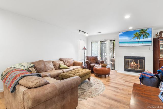 230 Aspen Court, Wantagh, NY 11793