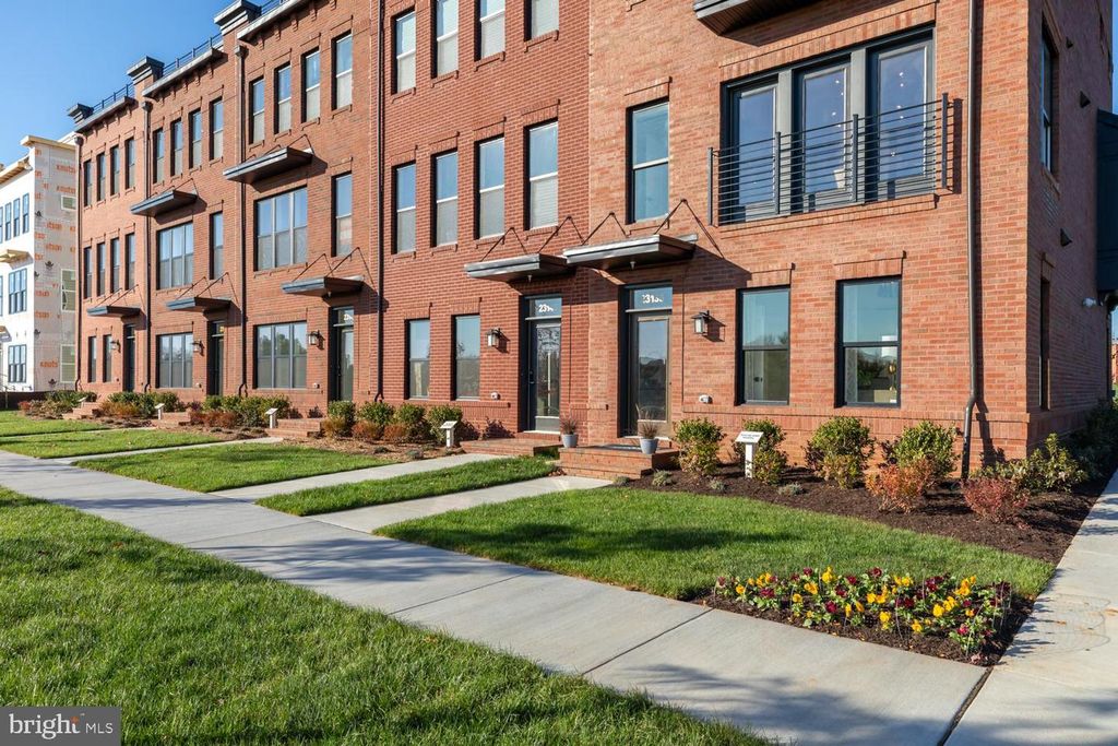 42190 SUMMER SUN TER, Ashburn, VA 20148