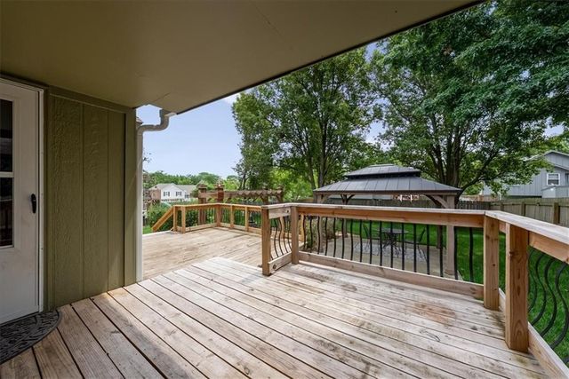 1327 Depot Drive, Lee's Summit, MO 64086
