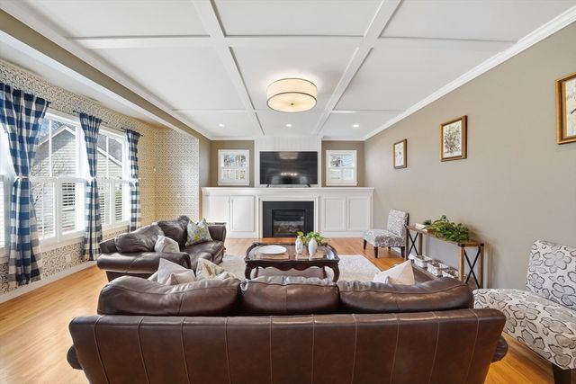 136 Cedar St, Lexington, MA 02420