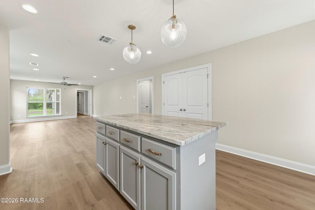 221 Camerons Cove Drive, Carencro, LA 70520