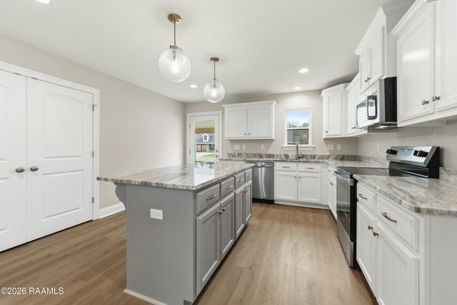 221 Camerons Cove Drive, Carencro, LA 70520