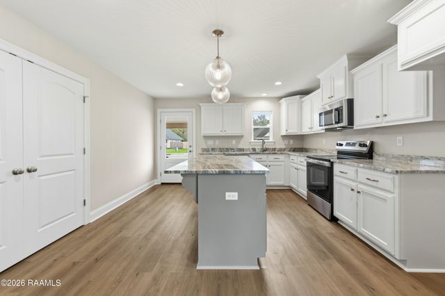 221 Camerons Cove Drive, Carencro, LA 70520