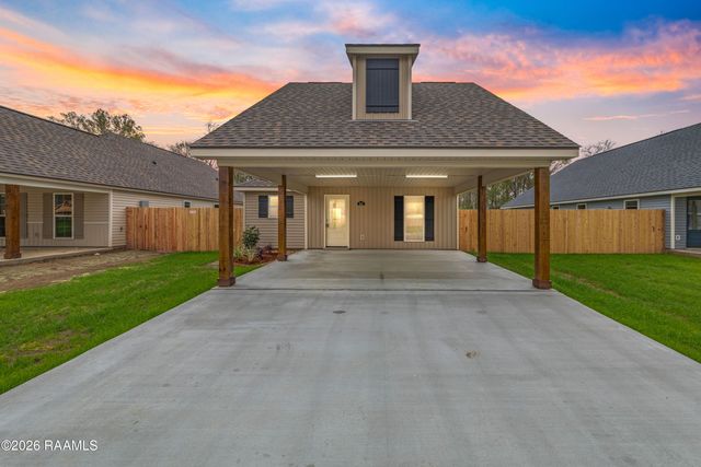 221 Camerons Cove Drive, Carencro, LA 70520