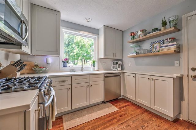 2417 W 49th Terrace, Westwood, KS 66205