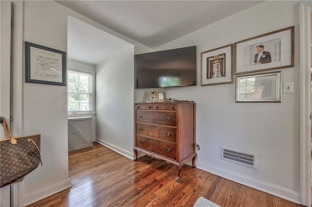2417 W 49th Terrace, Westwood, KS 66205