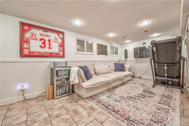 2417 W 49th Terrace, Westwood, KS 66205