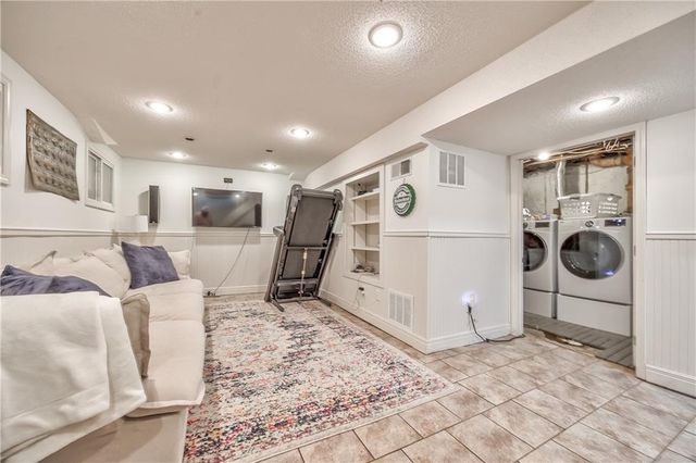 2417 W 49th Terrace, Westwood, KS 66205