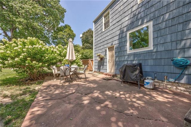 2417 W 49th Terrace, Westwood, KS 66205