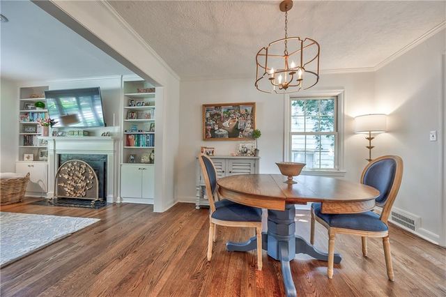 2417 W 49th Terrace, Westwood, KS 66205