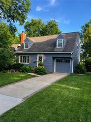 2417 W 49th Terrace, Westwood, KS 66205