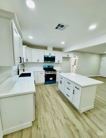 1804 Hodges Avenue, Bakersfield, CA 93304