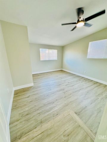 1804 Hodges Avenue, Bakersfield, CA 93304