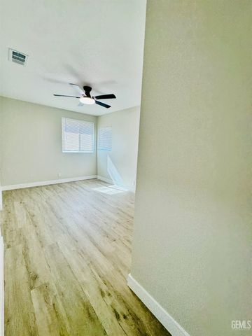 1804 Hodges Avenue, Bakersfield, CA 93304