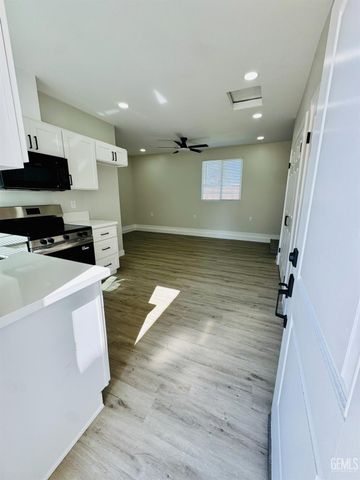 1804 Hodges Avenue, Bakersfield, CA 93304