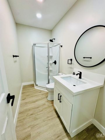 1804 Hodges Avenue, Bakersfield, CA 93304