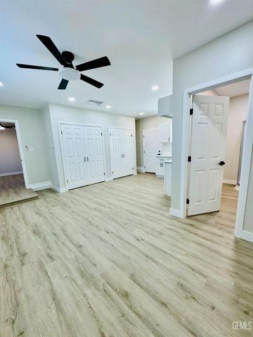 1804 Hodges Avenue, Bakersfield, CA 93304