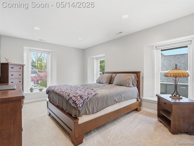 7475 Pinehurst Circle, Bloomfield Hills, MI 48301