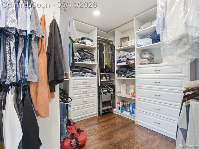 7475 Pinehurst Circle, Bloomfield Hills, MI 48301