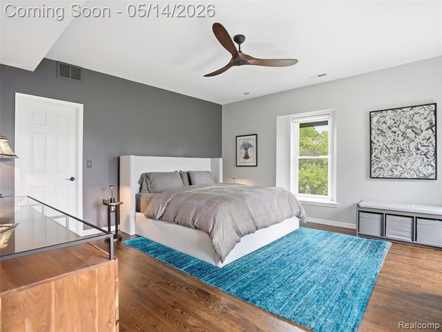 7475 Pinehurst Circle, Bloomfield Hills, MI 48301