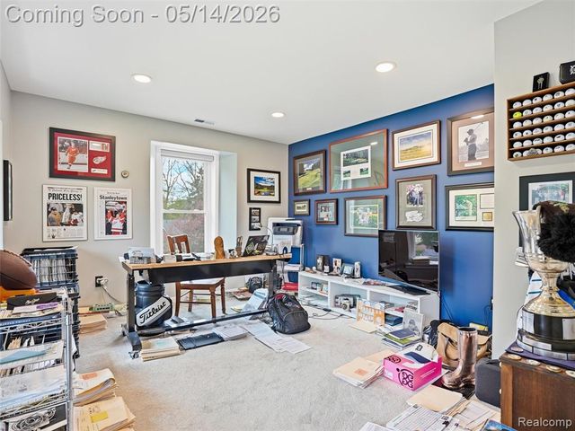 7475 Pinehurst Circle, Bloomfield Hills, MI 48301