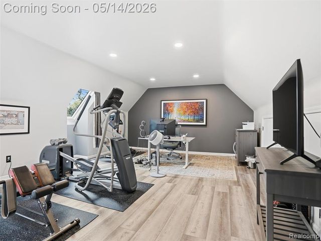 7475 Pinehurst Circle, Bloomfield Hills, MI 48301