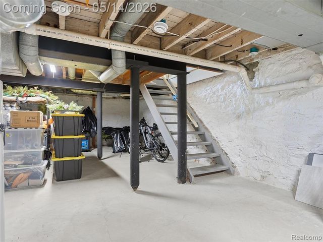7475 Pinehurst Circle, Bloomfield Hills, MI 48301