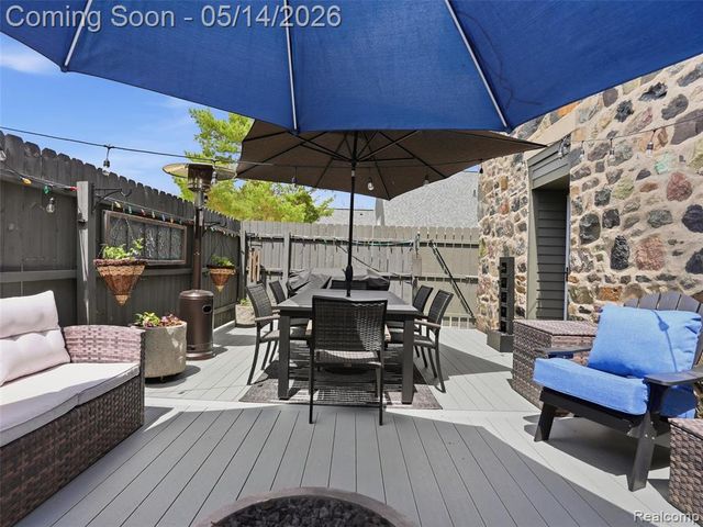 7475 Pinehurst Circle, Bloomfield Hills, MI 48301