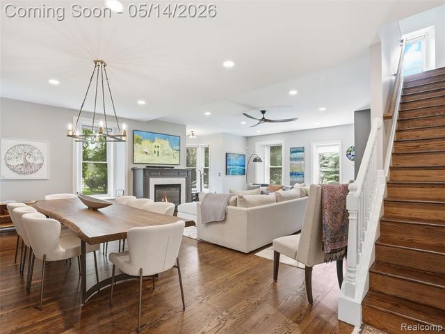 7475 Pinehurst Circle, Bloomfield Hills, MI 48301