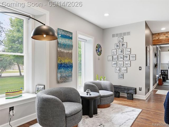 7475 Pinehurst Circle, Bloomfield Hills, MI 48301