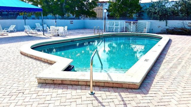 7300 Wayne Avenue 213, Miami Beach, FL 33141