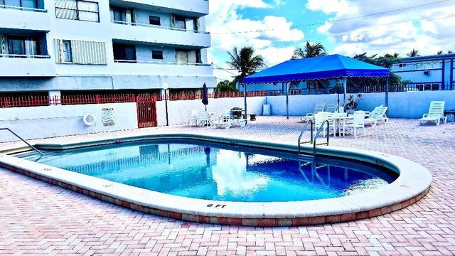 7300 Wayne Avenue 213, Miami Beach, FL 33141