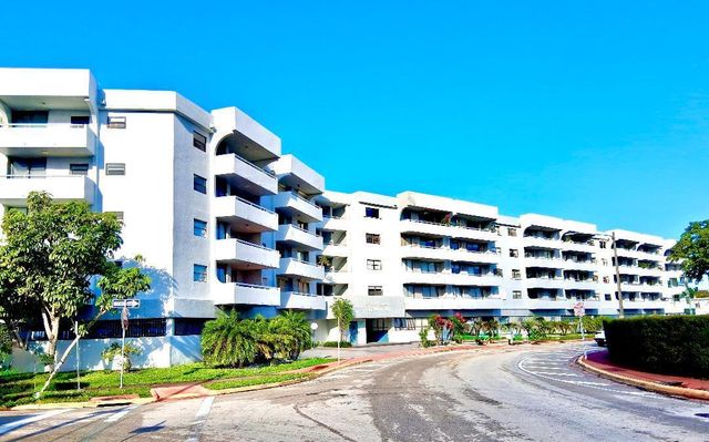 7300 Wayne Avenue 213, Miami Beach, FL 33141