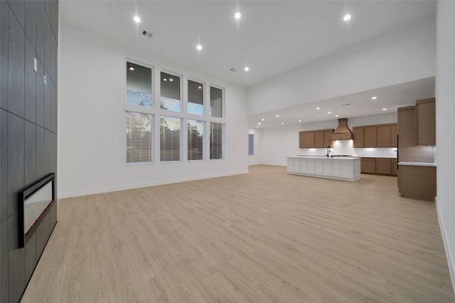 322 Louvenia Court, Pinehurst, TX 77362