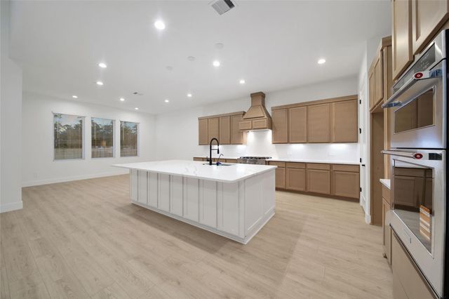 322 Louvenia Court, Pinehurst, TX 77362