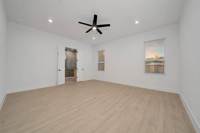 322 Louvenia Court, Pinehurst, TX 77362