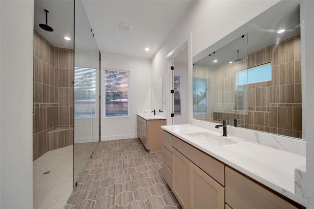 322 Louvenia Court, Pinehurst, TX 77362