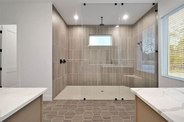 322 Louvenia Court, Pinehurst, TX 77362