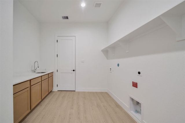 322 Louvenia Court, Pinehurst, TX 77362