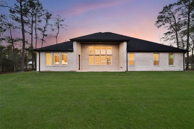 322 Louvenia Court, Pinehurst, TX 77362